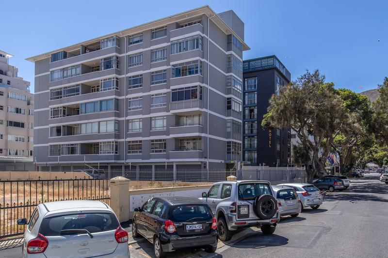 3 Bedroom Property for Sale in Sea Point Western Cape